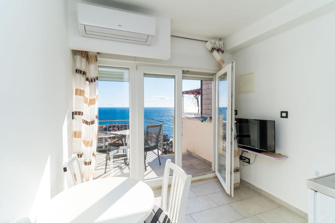 The View Apartment *